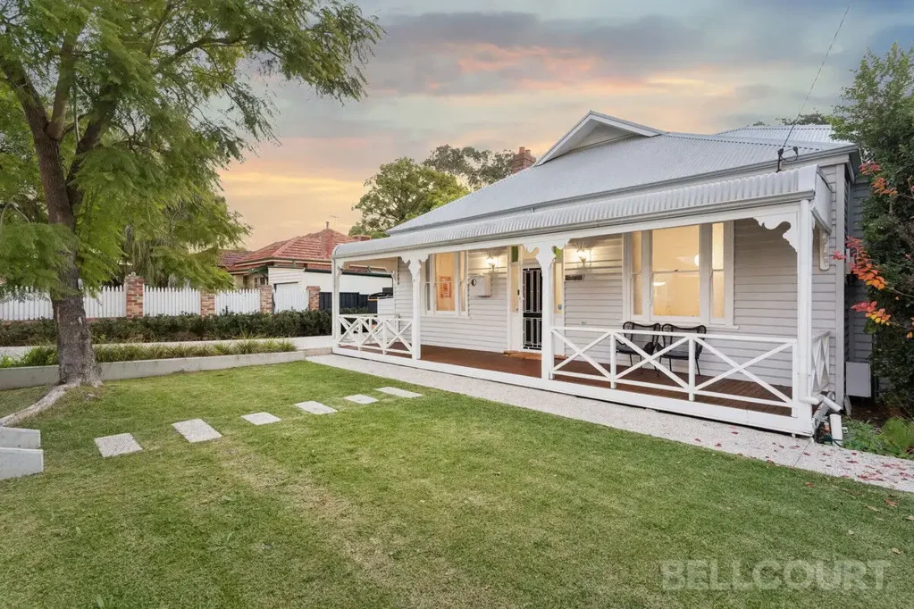 Bayswater 4房  EXQUISITE 1920's HOME HAS HAD THE PERFECT RESTORATION