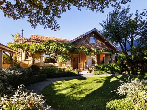 Saint Albans 4房  History, Heart & Home - A True Classic