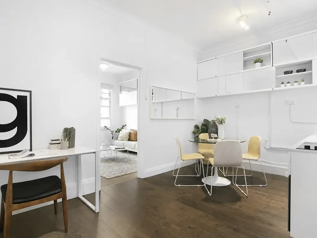 A Quiet Art Deco Retreat In Central Potts Point