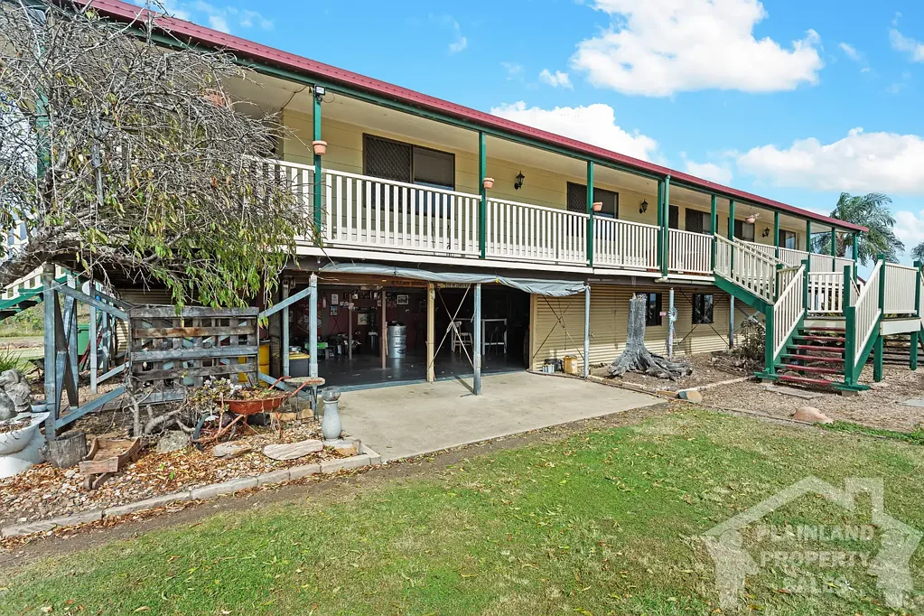 Gatton 4Zimmer Spacious Family Home with Multiple Sheds and Large Entertaining Area