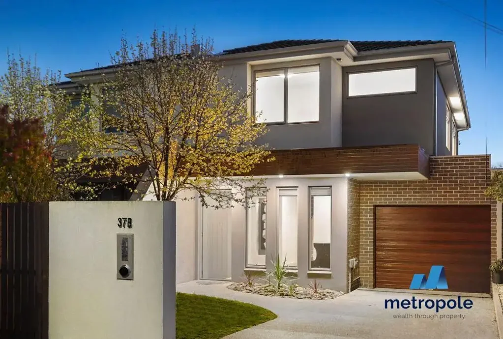 ARCHITECTURALLY DESIGNED FAMILY TOWNHOUSE