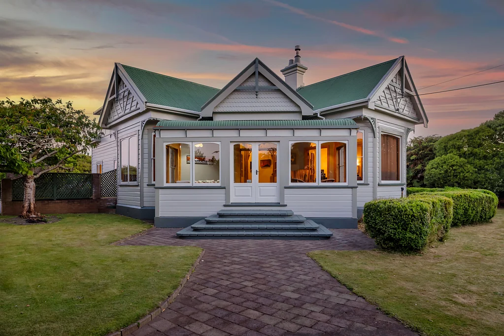 Hawera 4ห้องนอน The home that refuses to be ordinary