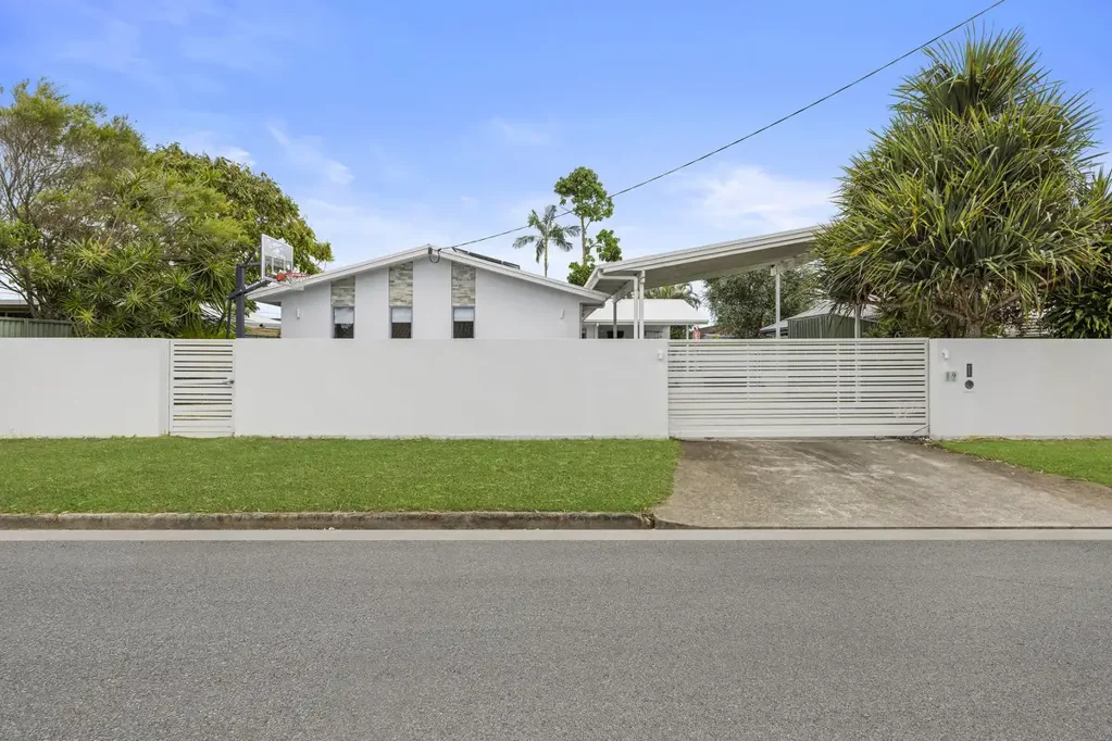19 Naroon Crescent, Wurtulla, QLD 4575