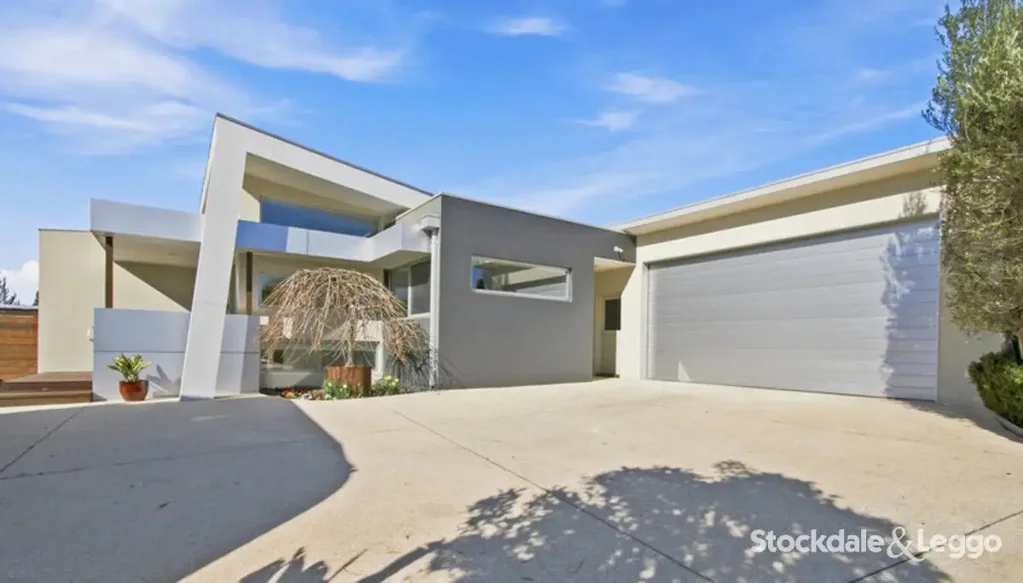 Traralgon 4બેડરૂમ THE COMPLETE FAMILY PACKAGE – SPACE, PRIVACY & EXCEPTIONAL OUTDOOR LIVING