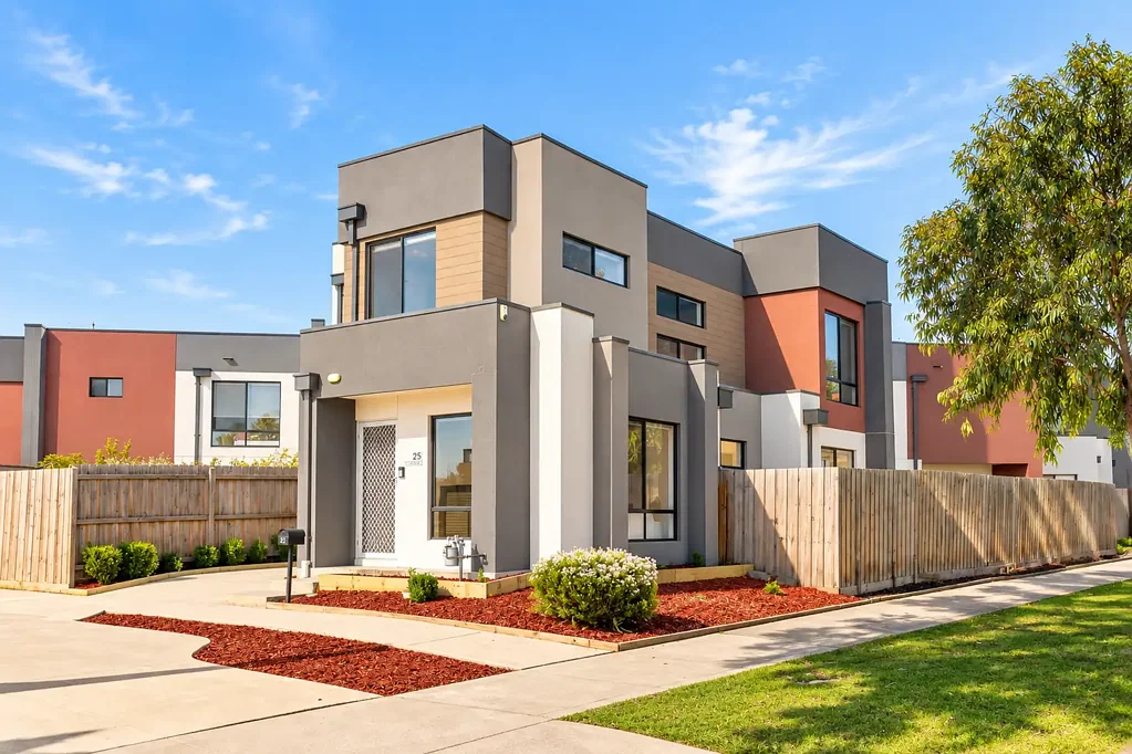 Wollert 3Kwarto North-Facing Exceptional Corner Living with No Shared Walls and Sun-Filled Interiors