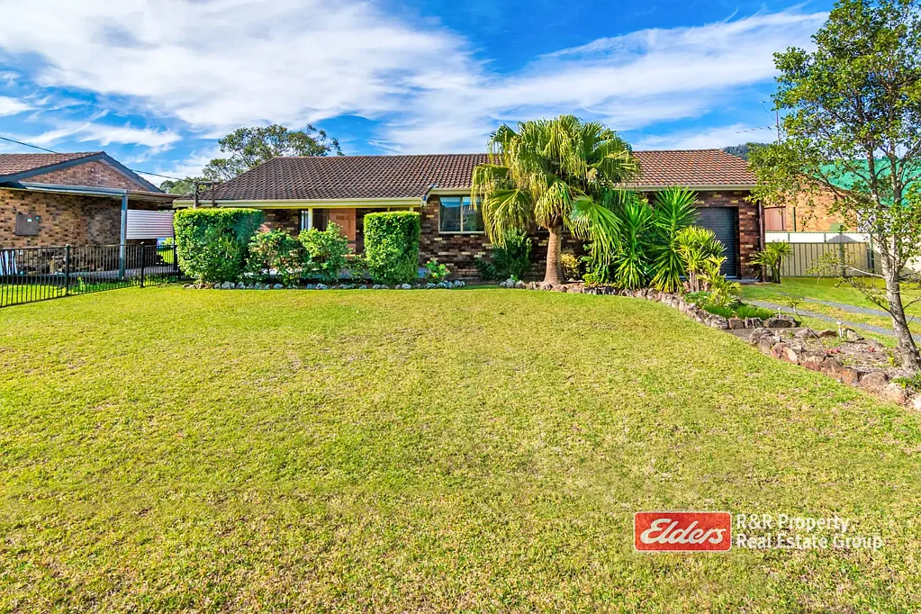 Bulahdelah 3Phòng ngủ Solid Brick & Tile Home with Future Potential