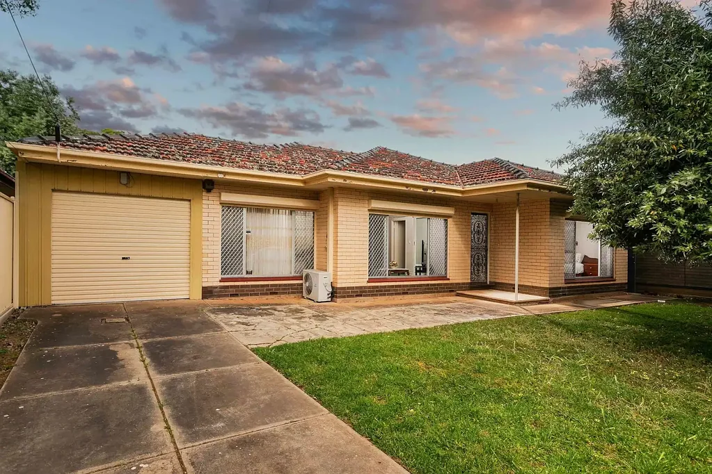 Marleston 3침실 Solid Brick Home on Generous 740sqm Allotment