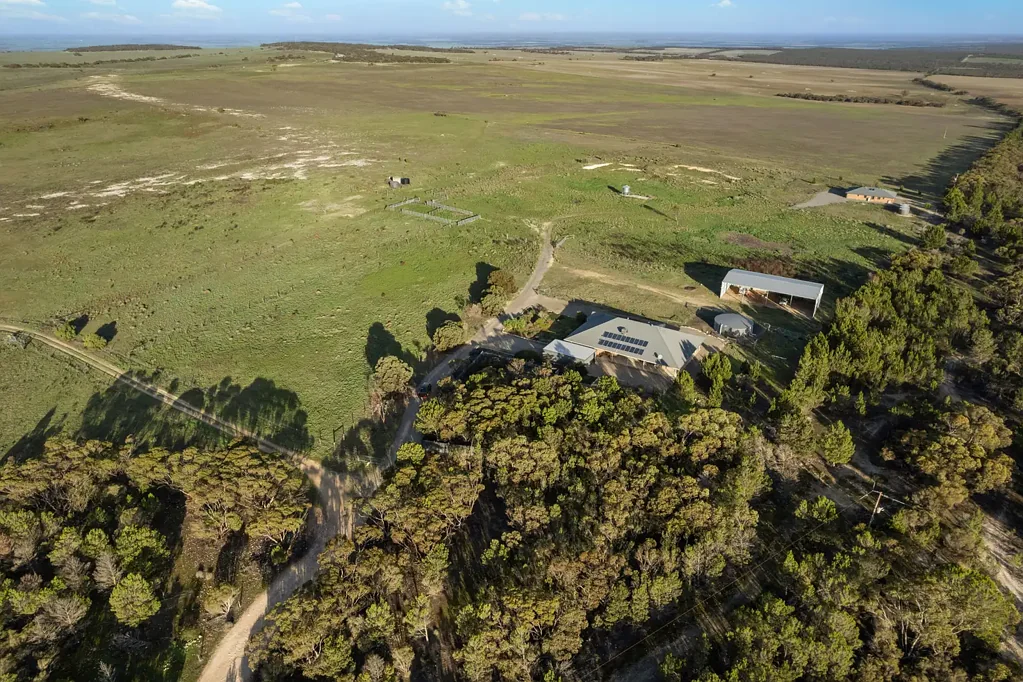 Monarto South 10غرفة نوم Two Premium Homes, 250 Acres, and Breathtaking Panoramic Views