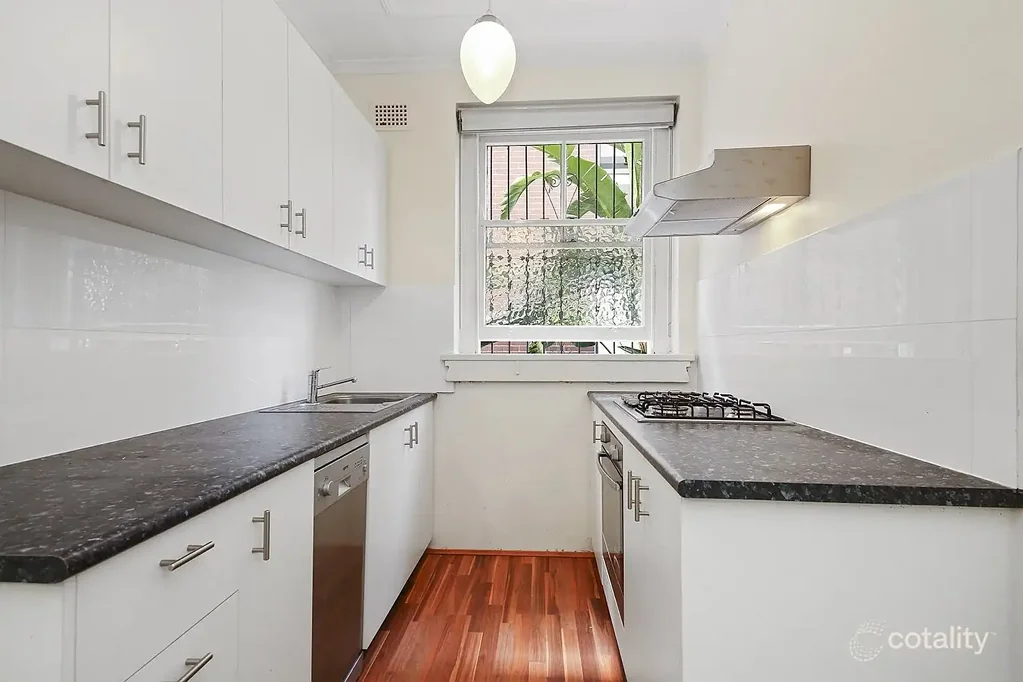 Charming Art Deco Apartment in Prestigious Harbourside Kirribilli