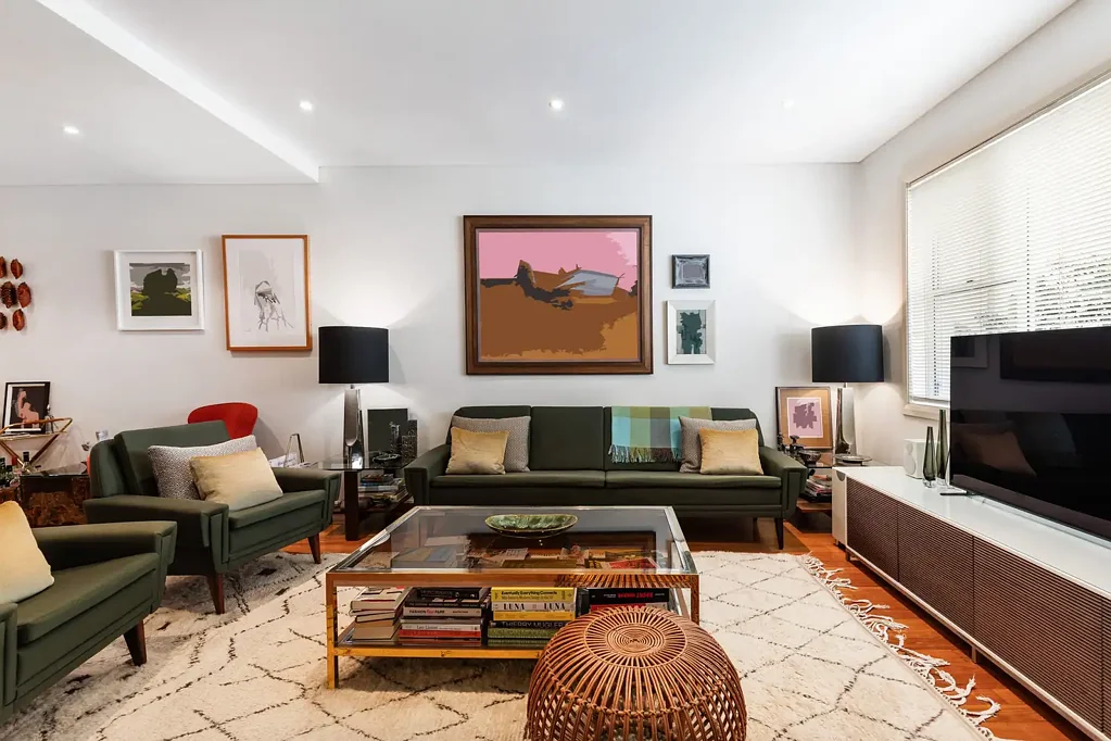 Redfern 3ห้องนอน Incredibly Private & Serene Tri-Level Family Townhouse | Lush, completely private leafy courtyard