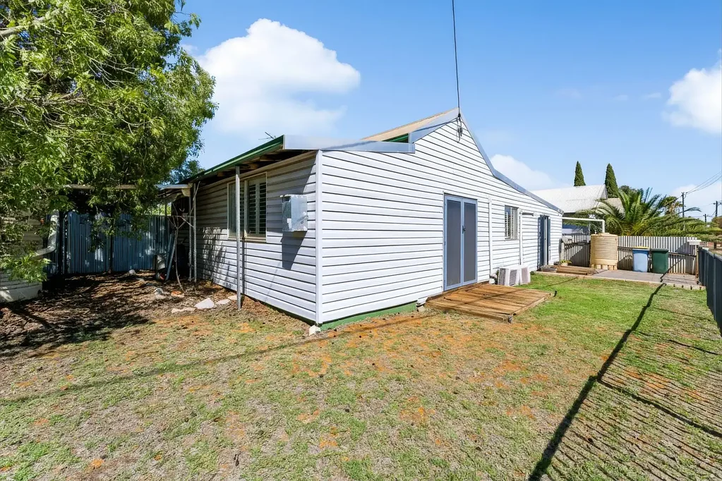Kalgoorlie 3ਬੈੱਡਰੂਮ Rare 1,012sqm Property with Exceptional Lifestyle Potential