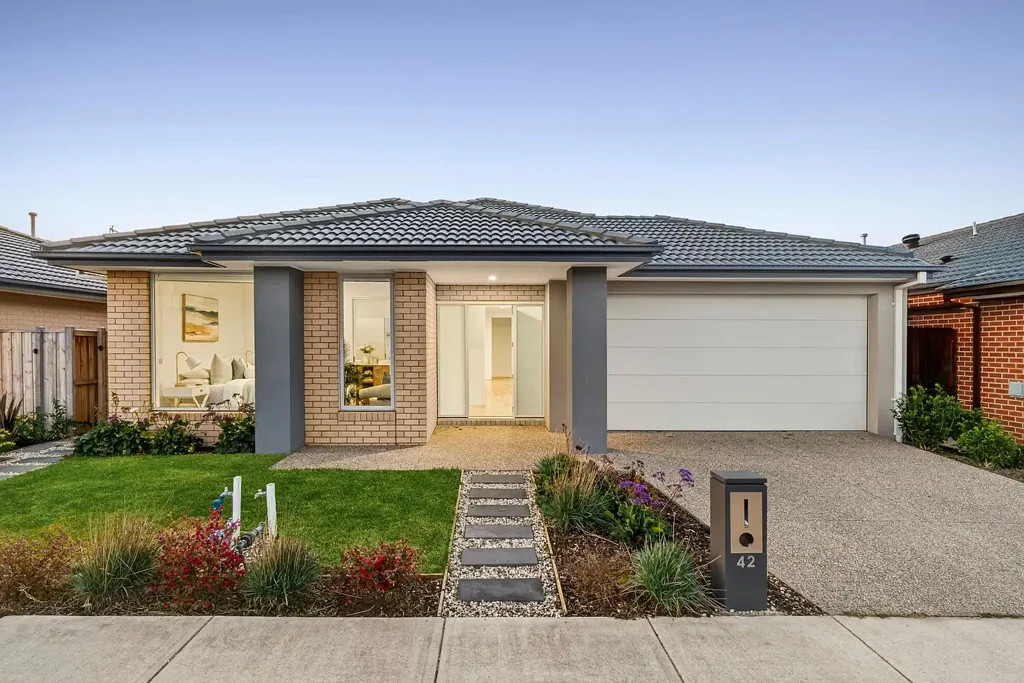 Armstrong Creek 4 Bedroom Coastal home in the heart of Anchoridge!