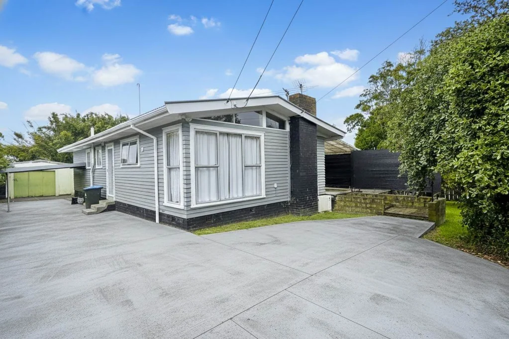 Three bedrooms in Blockhouse Bay