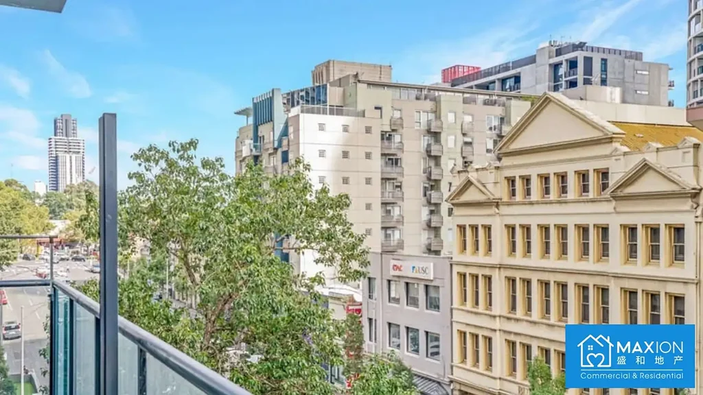 Fully Furnished 2-Bed Apartment | Prime Uni Location | Tram at Door