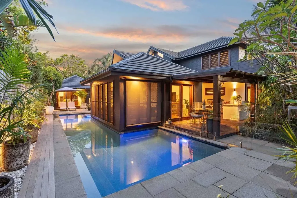 Relaxed Family Living Near Tallow Beach