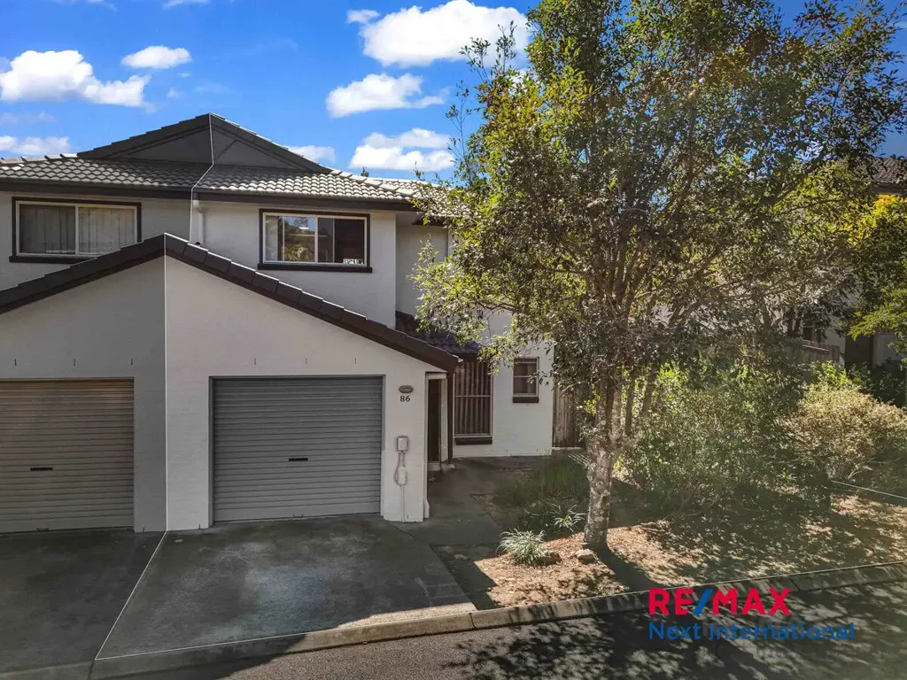 Pacific Pines 3房  Prime location Pacific Pines! Investor Gem or Family Paradise-whether you’re building a portfolio or planting roots, seize your chance!