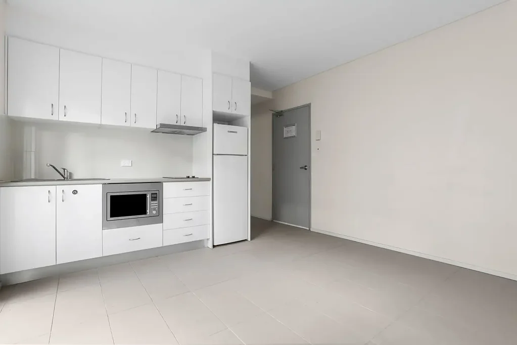 Studio Apartment | 550M to Summer Hill Station