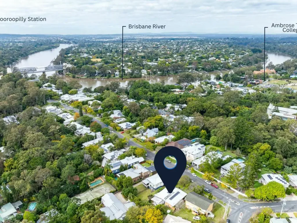 Indooroopilly 4房 574平米阔地 公司产权双单元 1962年砖砌建筑 学区核心位置 增值潜力无限 ARANUI – DETACHED DUPLEX