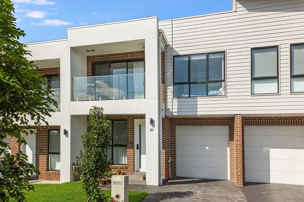 Tallawong 4房  Modern Street Facing Townhouse