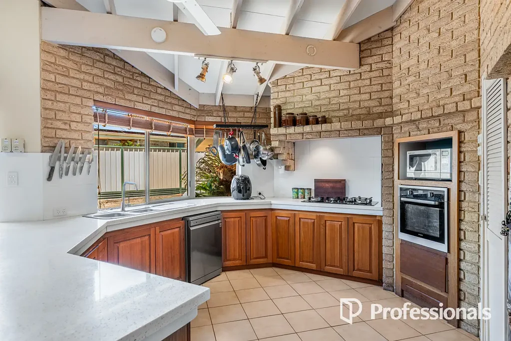 18 Ardrossan Loop, Kingsley, WA 6026