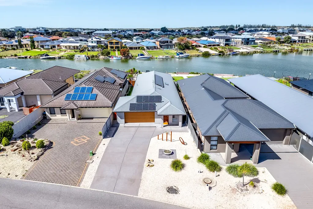 43 Britannia Parade, Hindmarsh Island, SA 5214