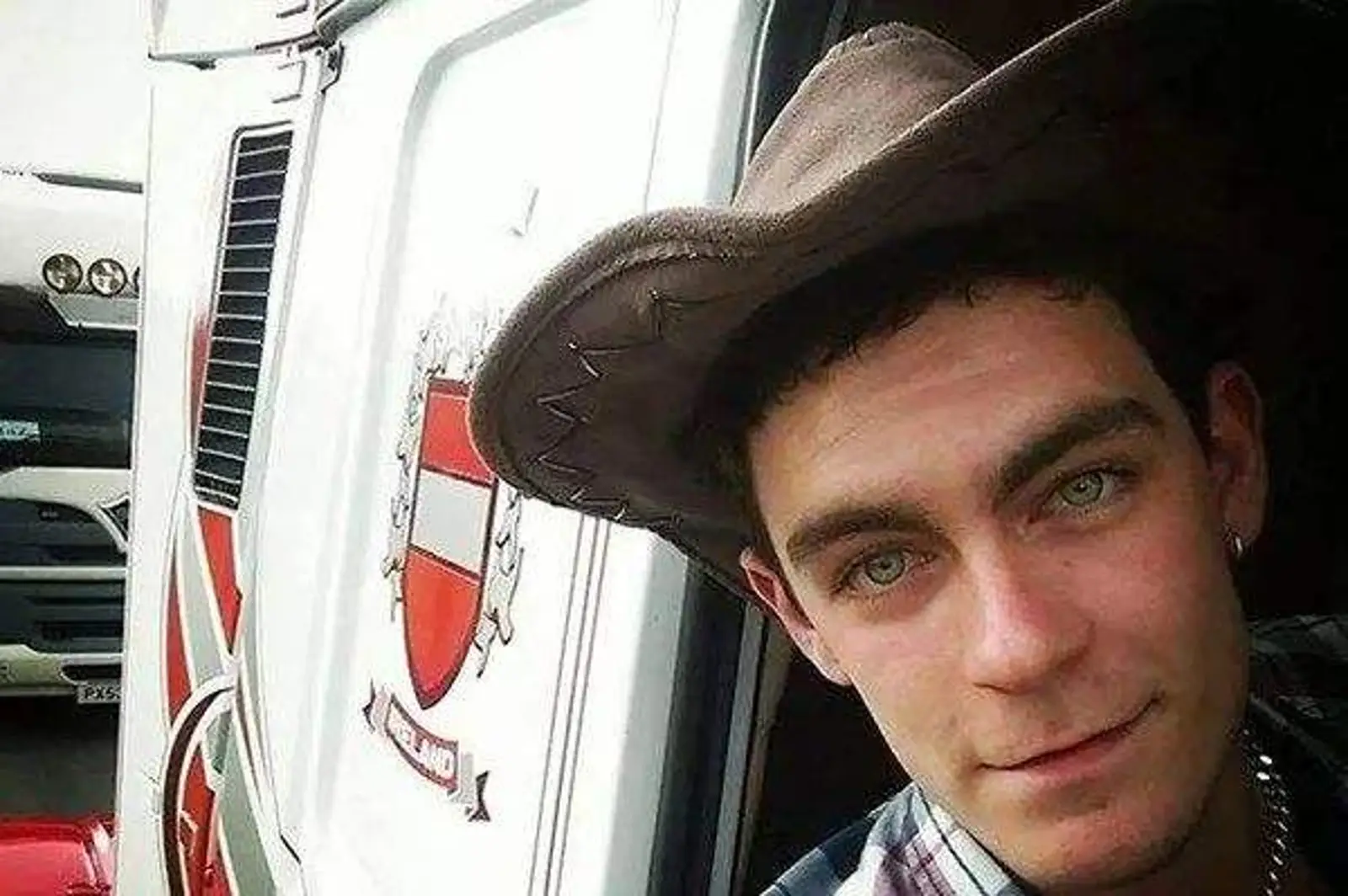 死亡货车案司机视频出庭，全程开口三次