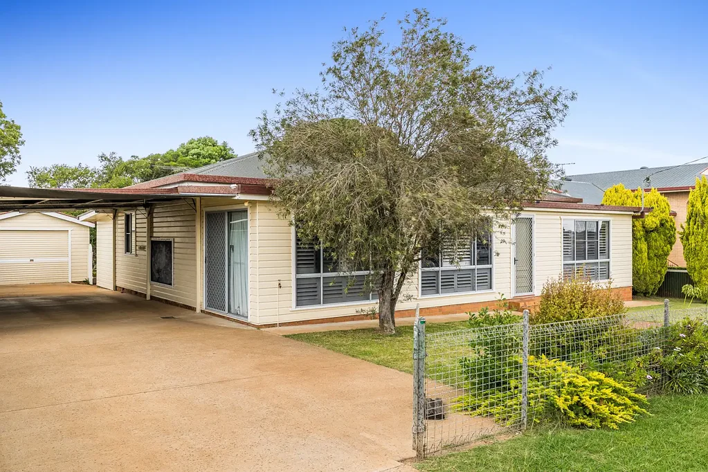 20 Erin Street, Wilsonton, QLD 4350