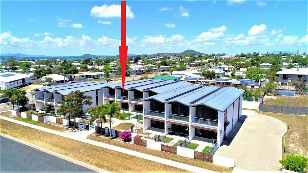 Bowen 2房  Modern Townhouse in CBD