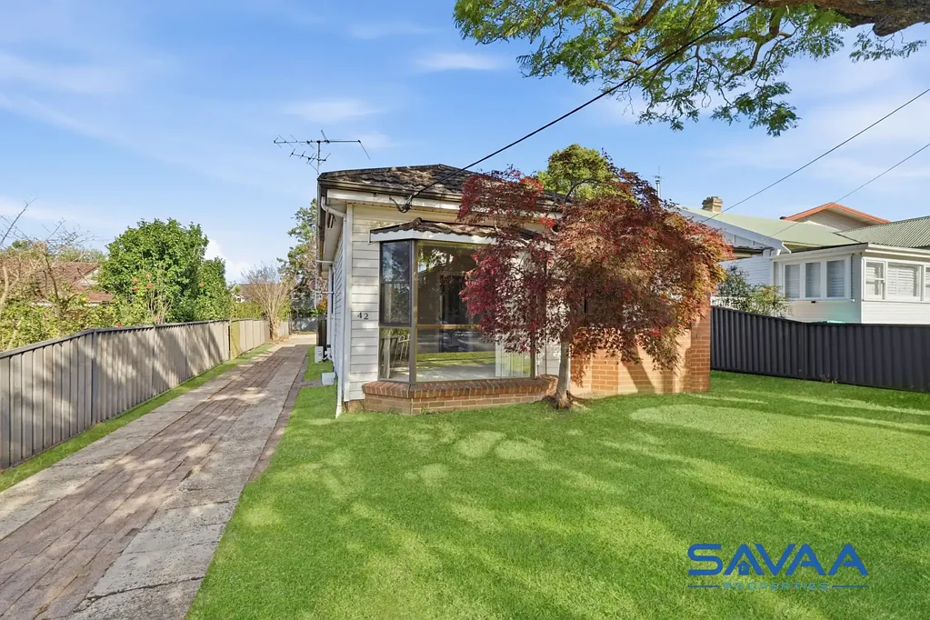 Wentworthville 3房 宽敞664平土地 翻新即入即住 大型后院潜力 家庭舒适生活 潜在附属住宅机会 Prime Landholding with Granny Flat Potential (STCA)
