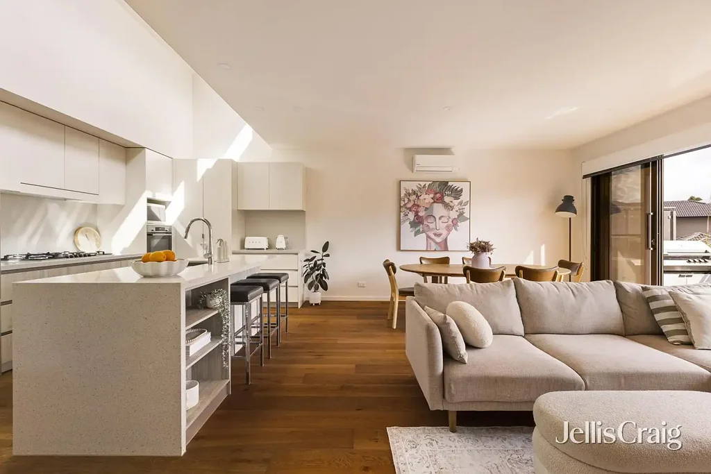 Reservoir 2બેડરૂમ Light-Filled Living in Parkland Precinct
