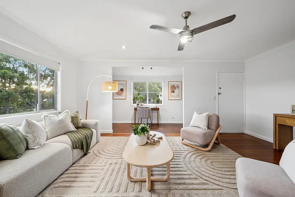 Ferny Hills 3ห้องนอน Elevated Family Home with Multiple Living Areas