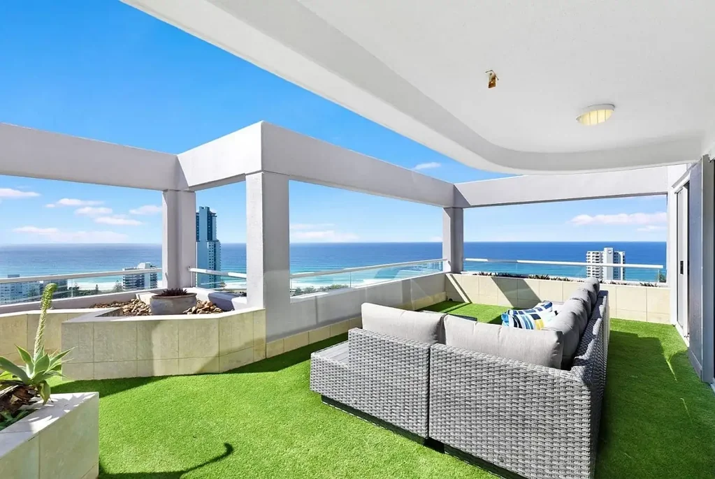 One of a kind sky residence in Grand Mariner - Large 3 bedroom unfurnished apartment with roof-top terrace