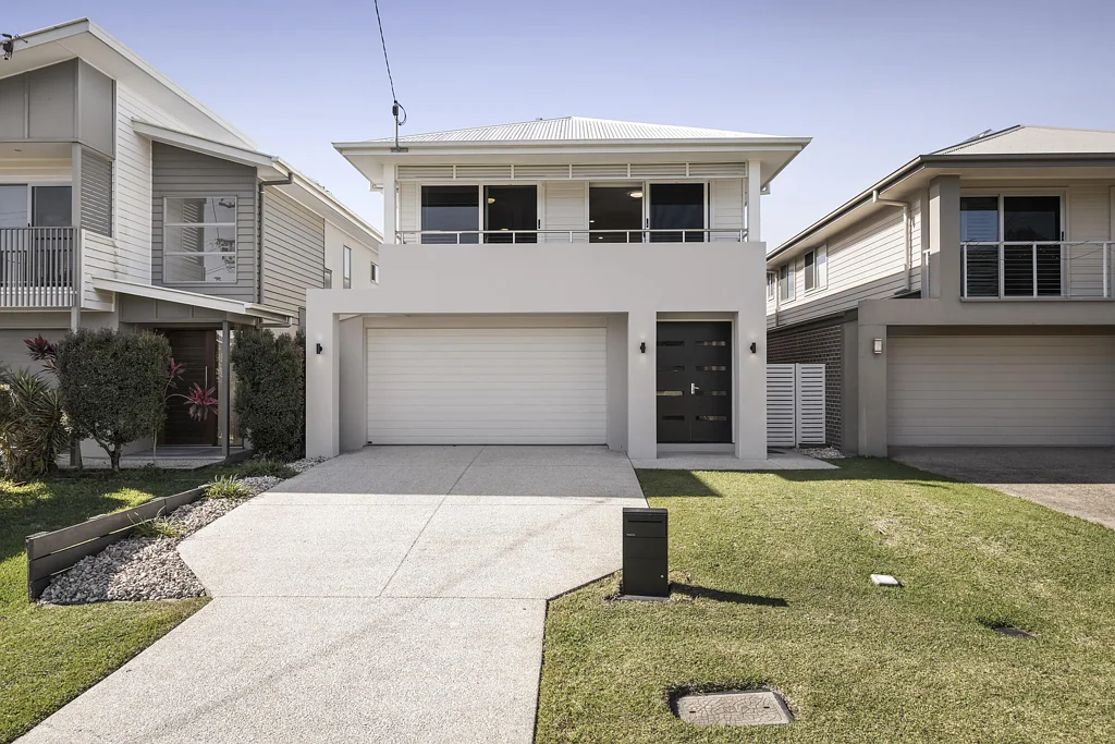 Hendra 4 Slaapkamer King Sized Across Three Living Zones.
