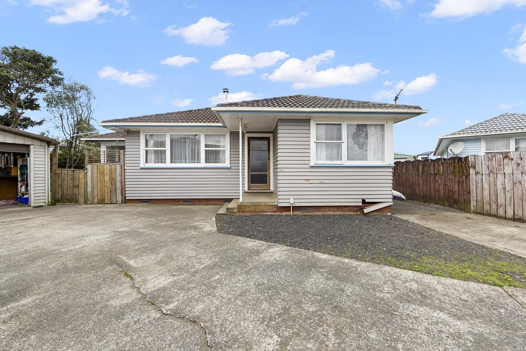 Mangere East 3कमरा #GAMEDAY - First Time on the market in 40+ Years!