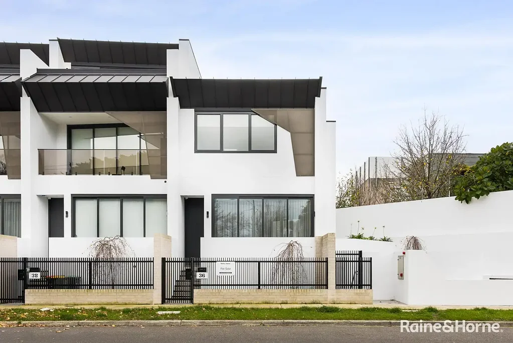 Flemington 2Moenga BRAND NEW !!! Designer luxury in a prime location