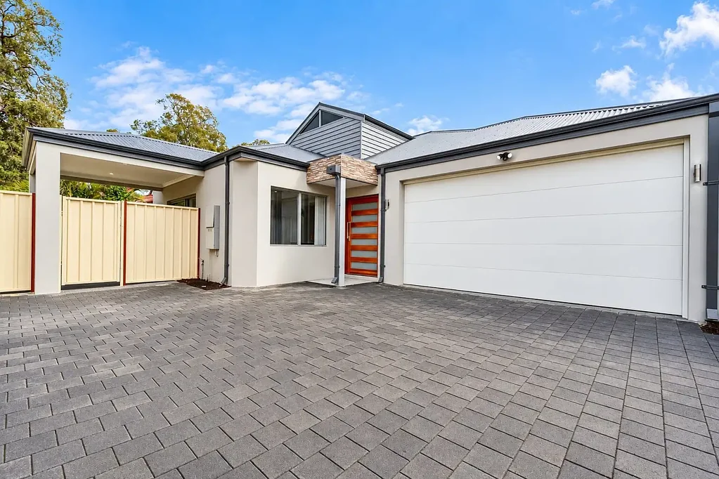 Gosnells 4ਬੈੱਡਰੂਮ Modern Double-Storey Living