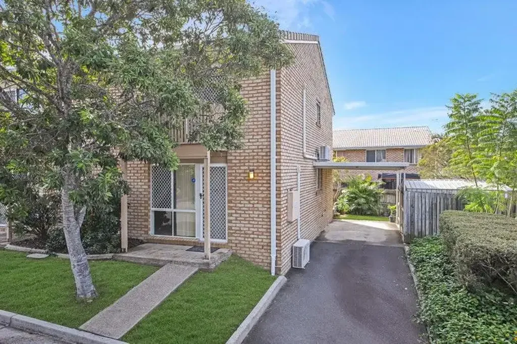 Slacks Creek 3ਬੈੱਡਰੂਮ Spacious Corner Townhouse with Private Courtyard & Lock up Garage