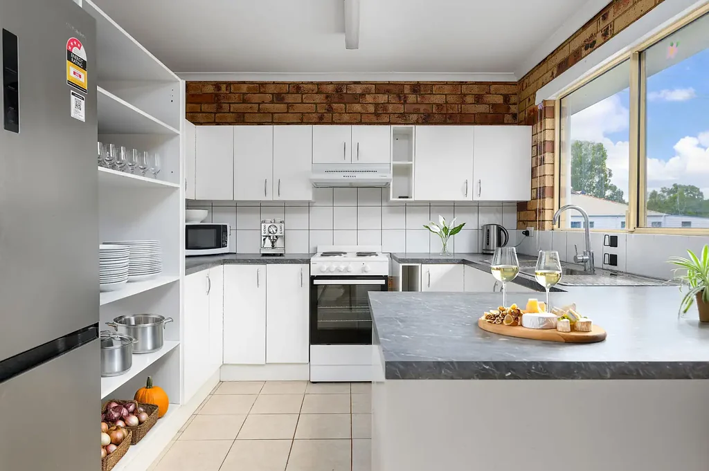 10 Walter Street, Tiaro, QLD 4650