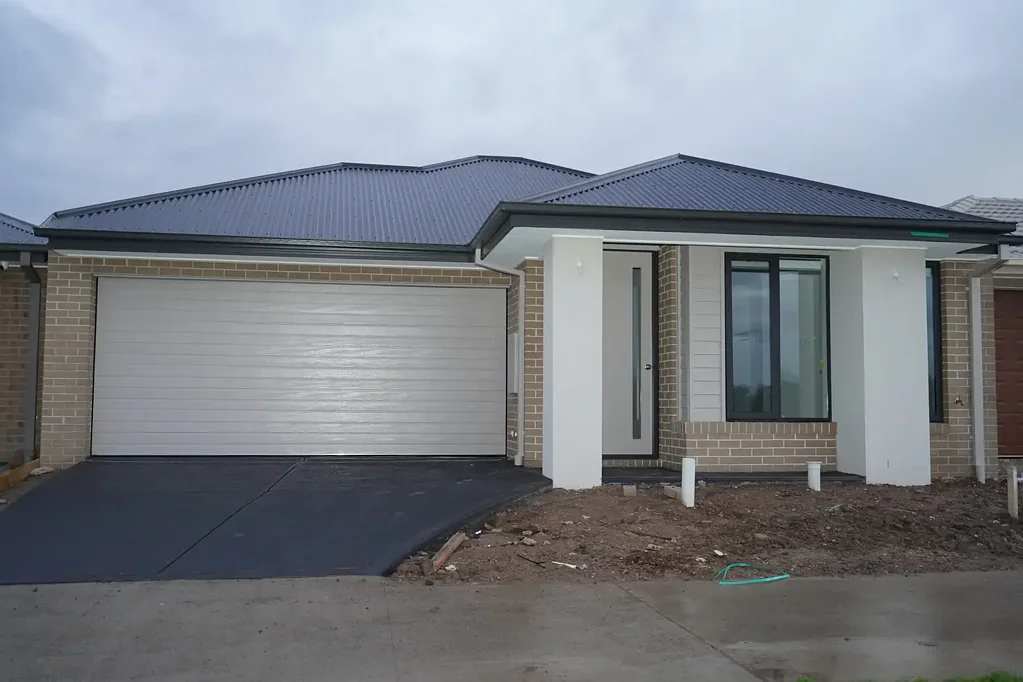 Stylish Family Living in the Heart of Officer | Modern Comfort Meets Everyday Convenience | 25 Horvath Boulevard, Officer