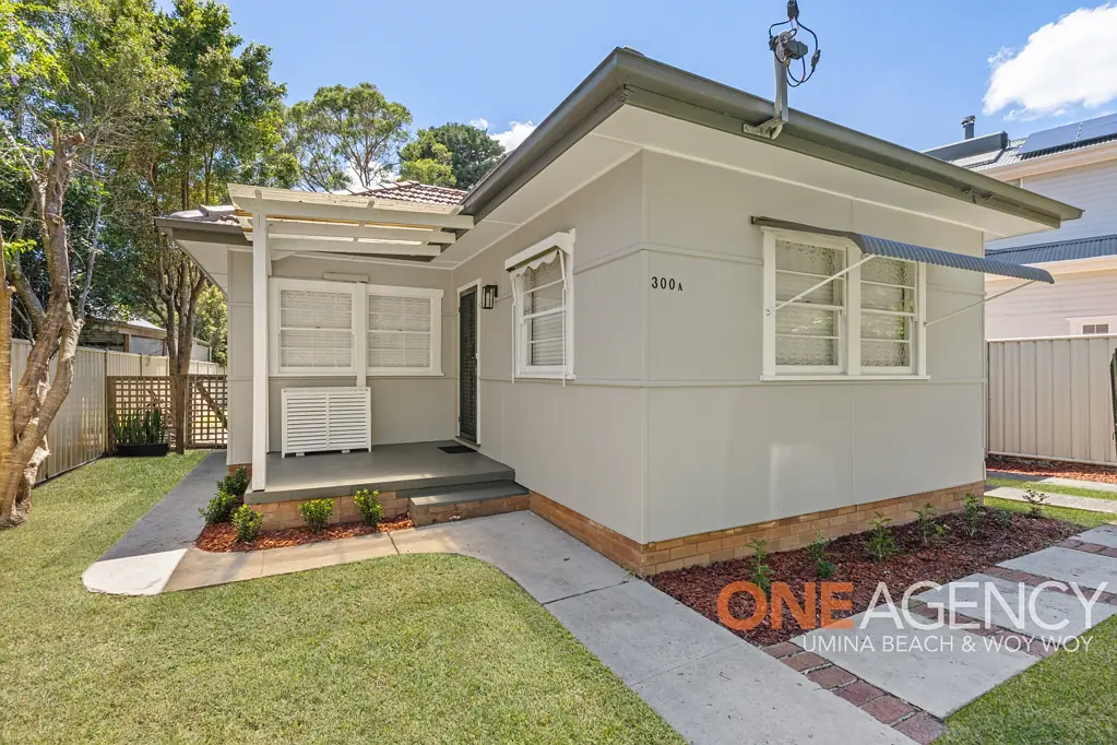 Charming, Recently Updated 2-Bedroom Cottage Near the Water