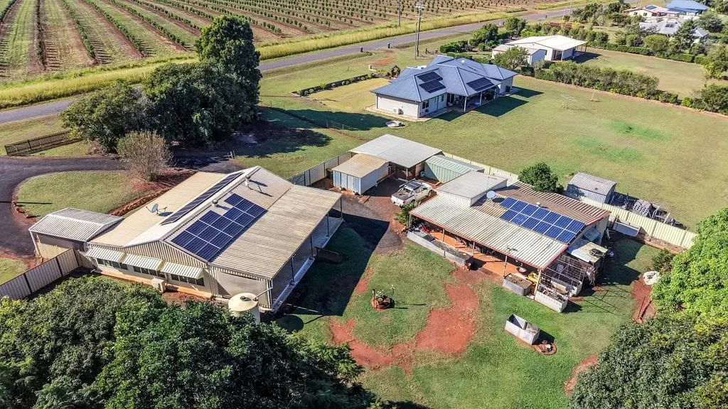 Redridge 5ਬੈੱਡਰੂਮ DUAL LIVING ON 1.5 ACRES - READY TO ENJOY