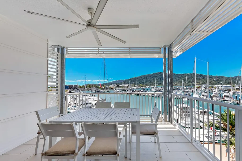 Airlie Beach 2Habitaciones Rare Second-Floor Boathouse Apartment, Marina Views, Income-Ready