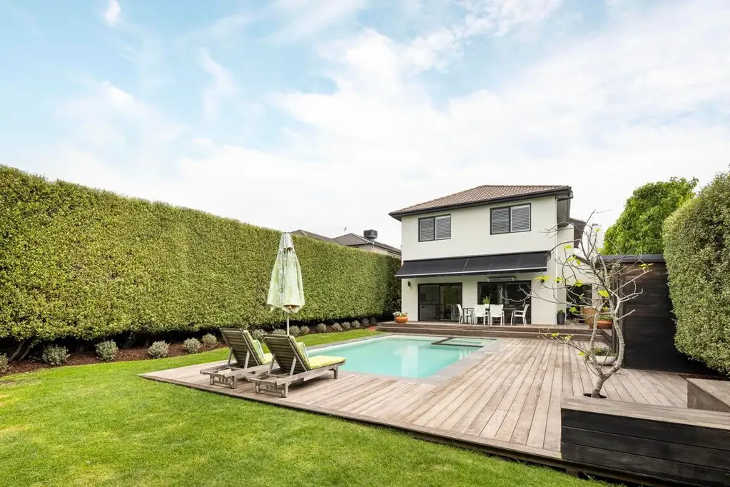 100 Roslyn Street, Brighton, VIC 3186