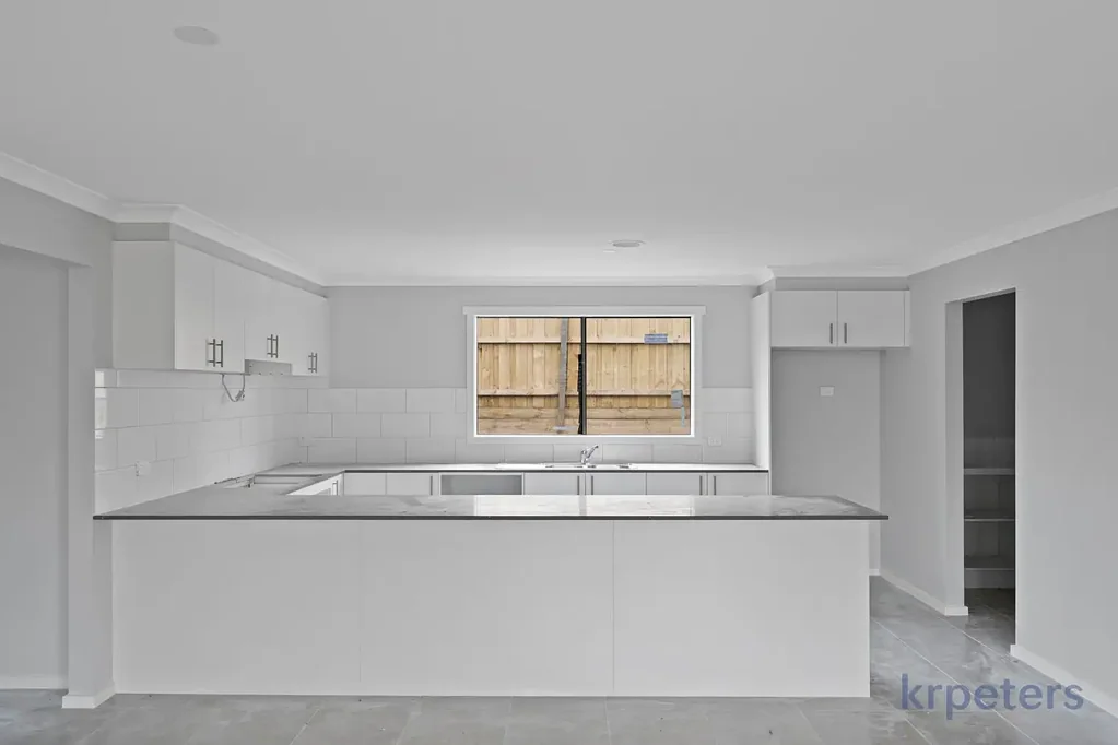 10 Goldshine Crescent, Drouin, VIC 3818