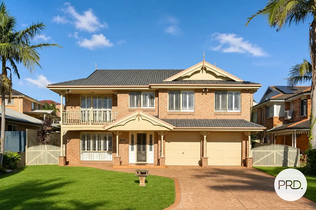 Kanahooka 4房  Spacious Family Living in a Lakeside Haven