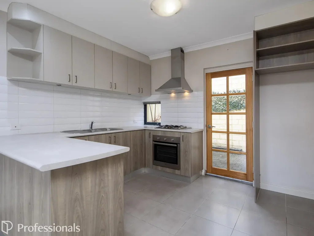 Midland 3 Slaapkamer NO STRATA FEES - OWN DRIVEWAY