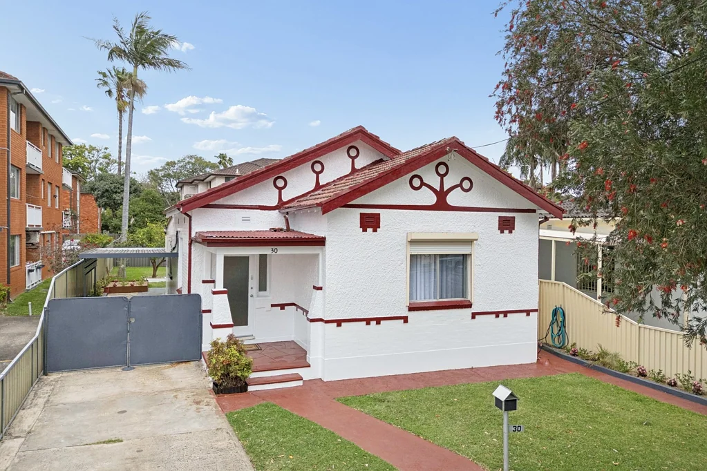 Campsie 3ਬੈੱਡਰੂਮ Location, Lifestyle & Opportunity in the Heart of Campsie