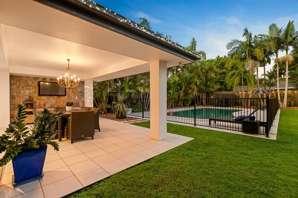 21 Dunbarton Avenue, Bundall, QLD 4217