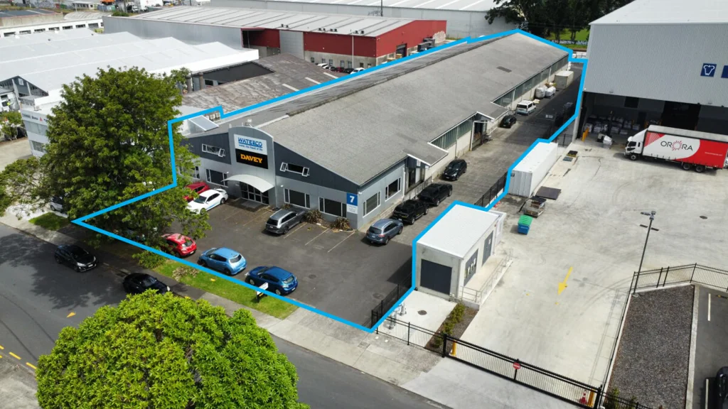 Penrose Well-positioned 2,500m² Industrial