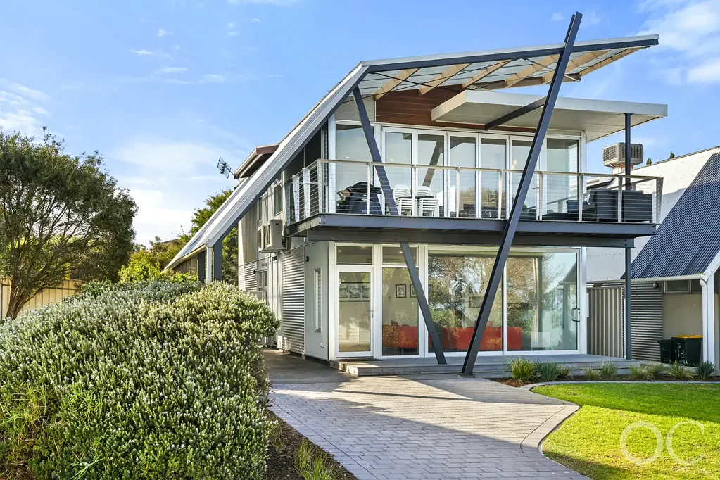 Hayborough 4Zimmer Open the Door to a Premium Address in Hayborough with Ocean Views